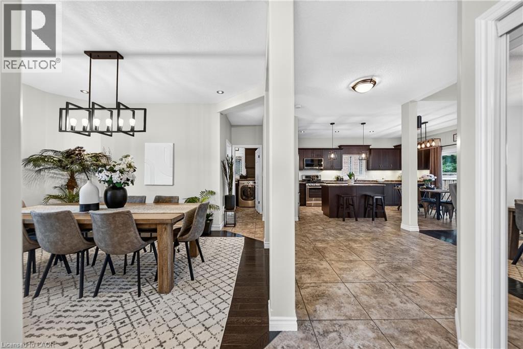 101 Fitzgerald Drive, Cambridge, ON - Indoor Photo Showing Dining Room