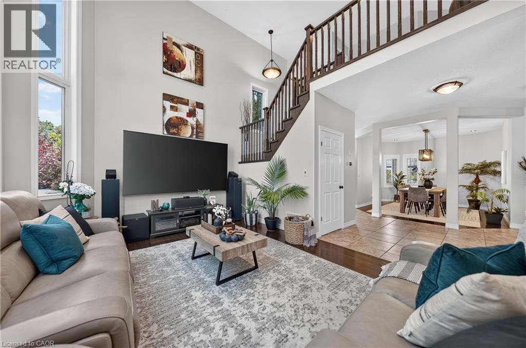 101 Fitzgerald Drive, Cambridge, ON - Indoor Photo Showing Living Room