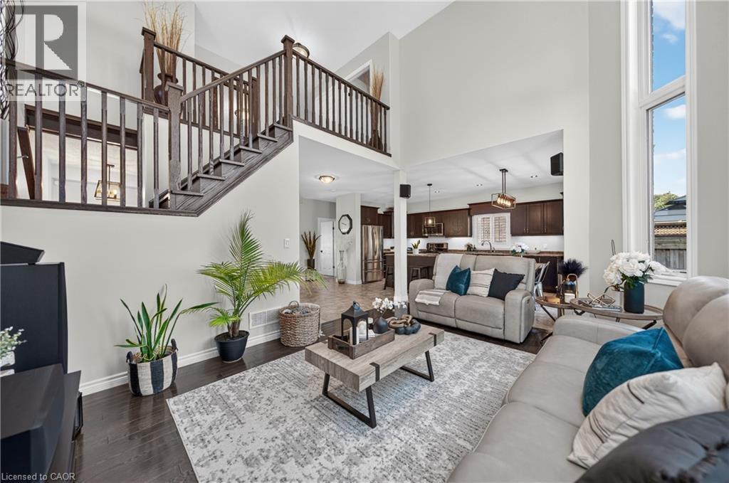 101 Fitzgerald Drive, Cambridge, ON - Indoor Photo Showing Other Room