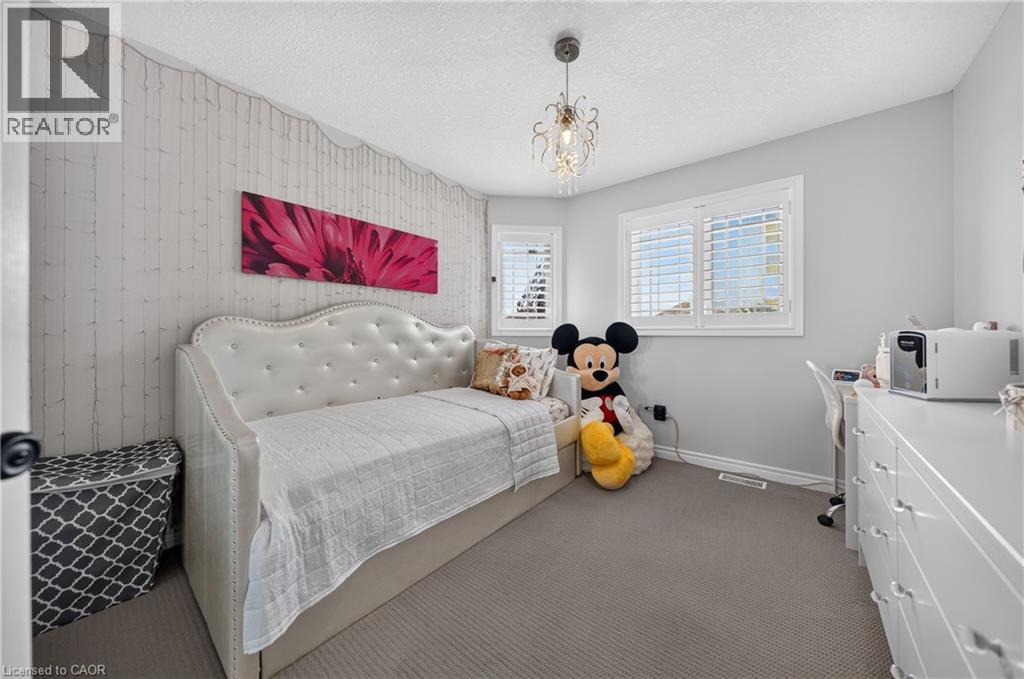 101 Fitzgerald Drive, Cambridge, ON - Indoor Photo Showing Bedroom