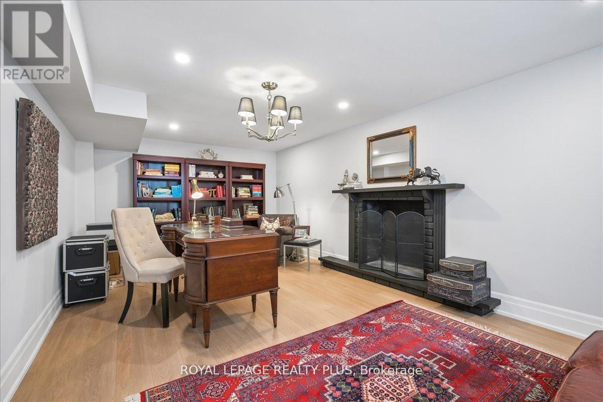 1594 Calumet Place, Mississauga, ON