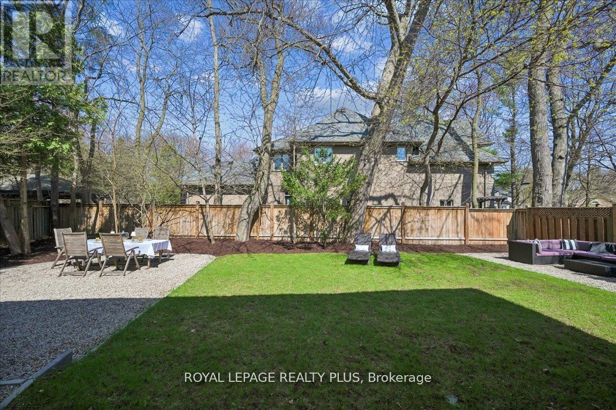 1594 Calumet Place, Mississauga, ON