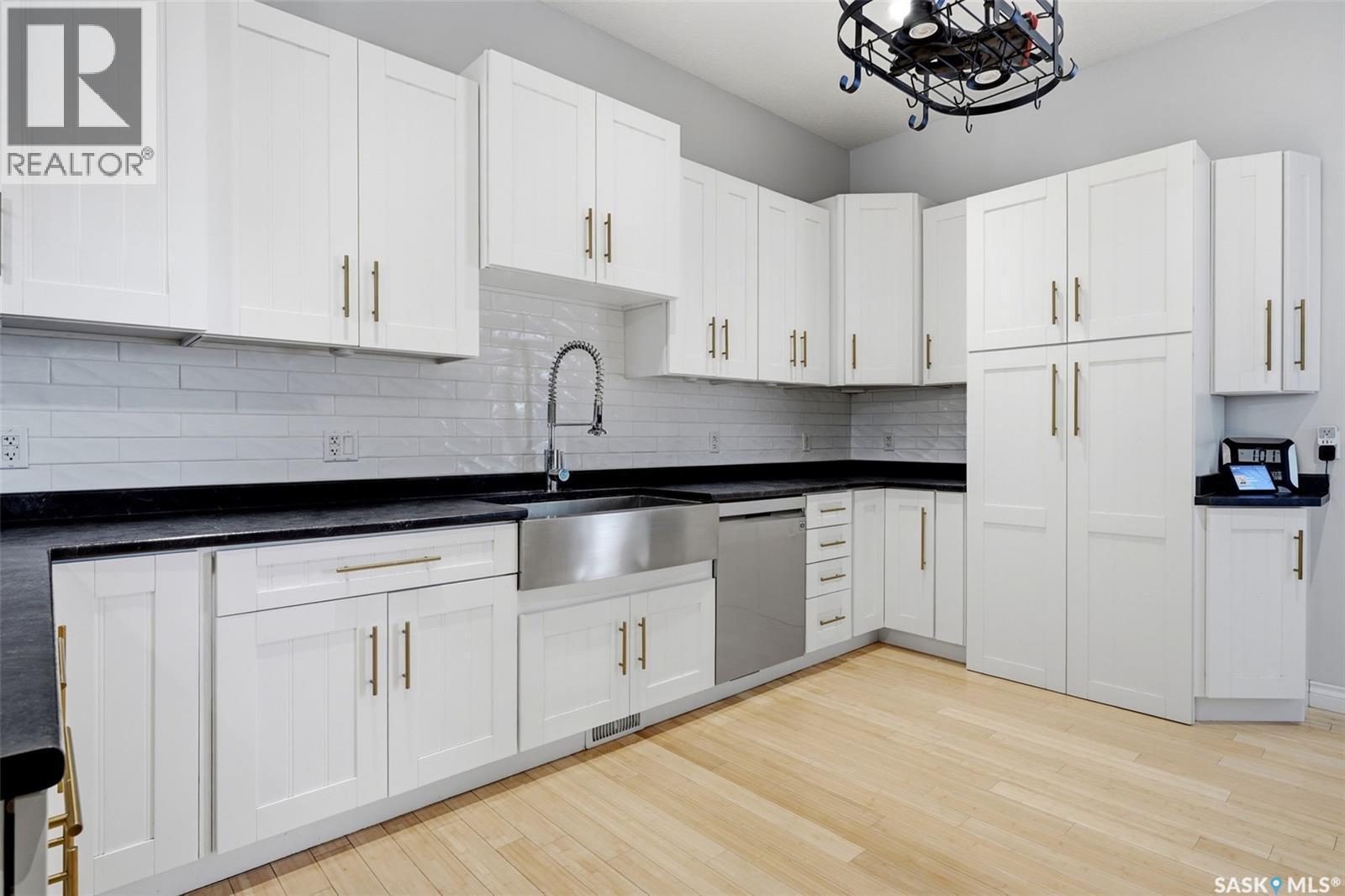 1011 Otterloo Street, Indian Head, SK - Indoor Photo Showing Kitchen