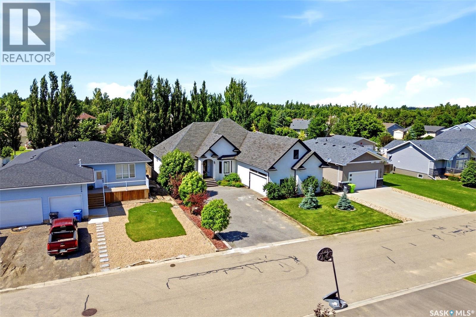 1011 Otterloo Street, Indian Head, SK - Outdoor With Facade