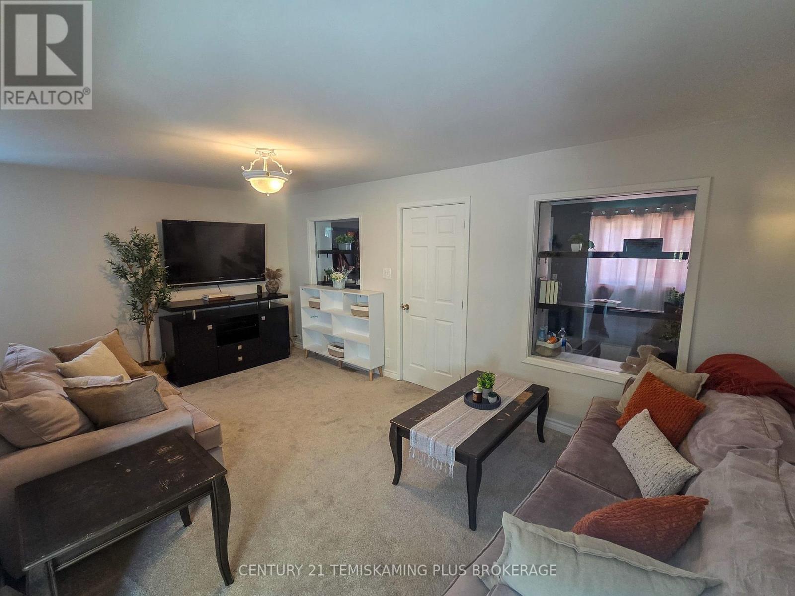 75 Third Street, Englehart, ON