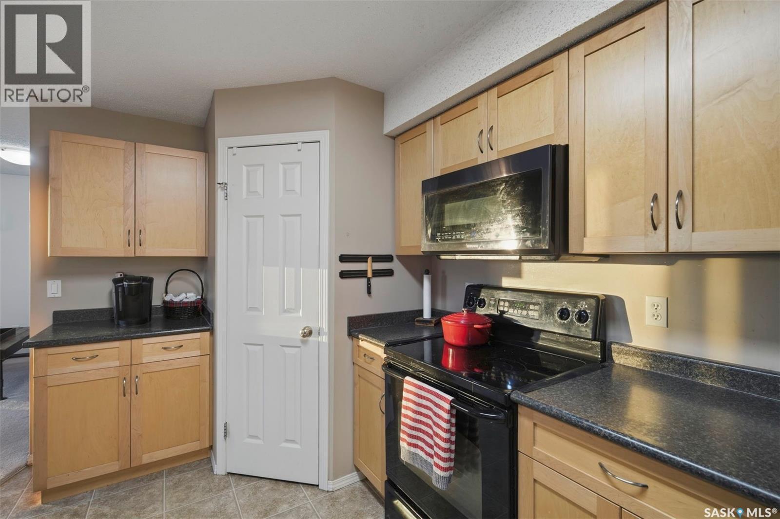 301 303 Lowe Road, Saskatoon, SK