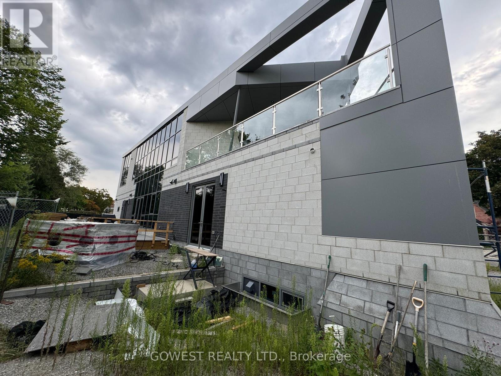 40 Tottenham Road, Toronto, ON - Outdoor With Exterior