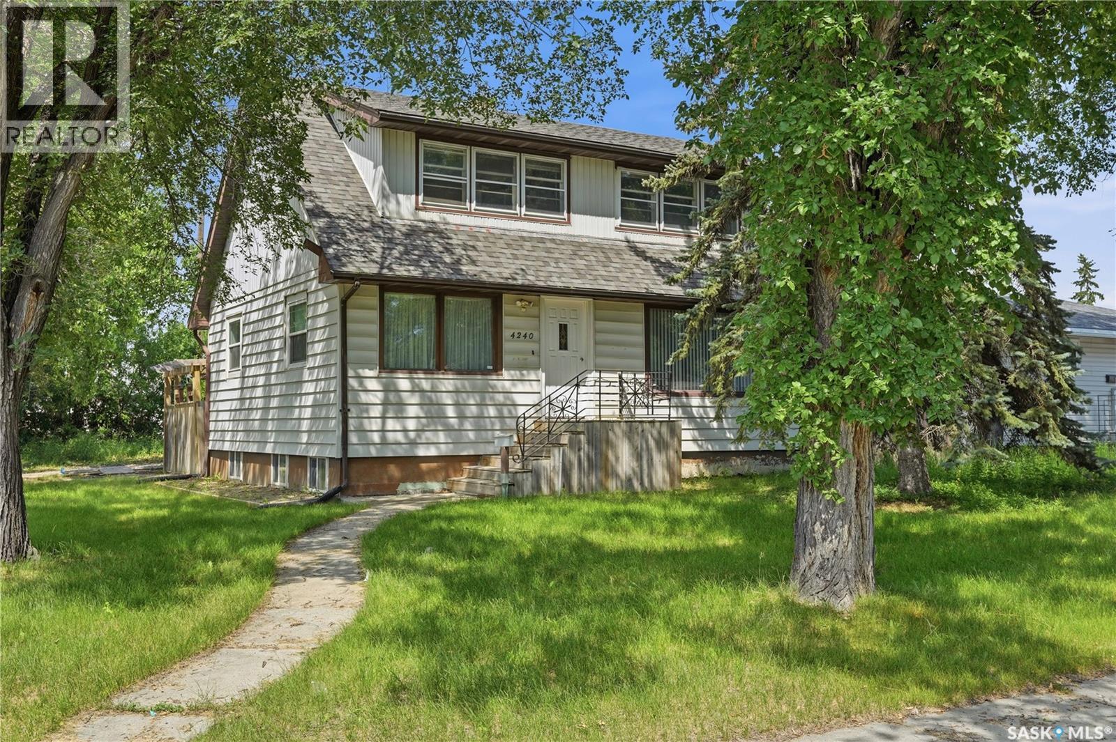 4240 8Th Avenue, Regina, SK - Outdoor