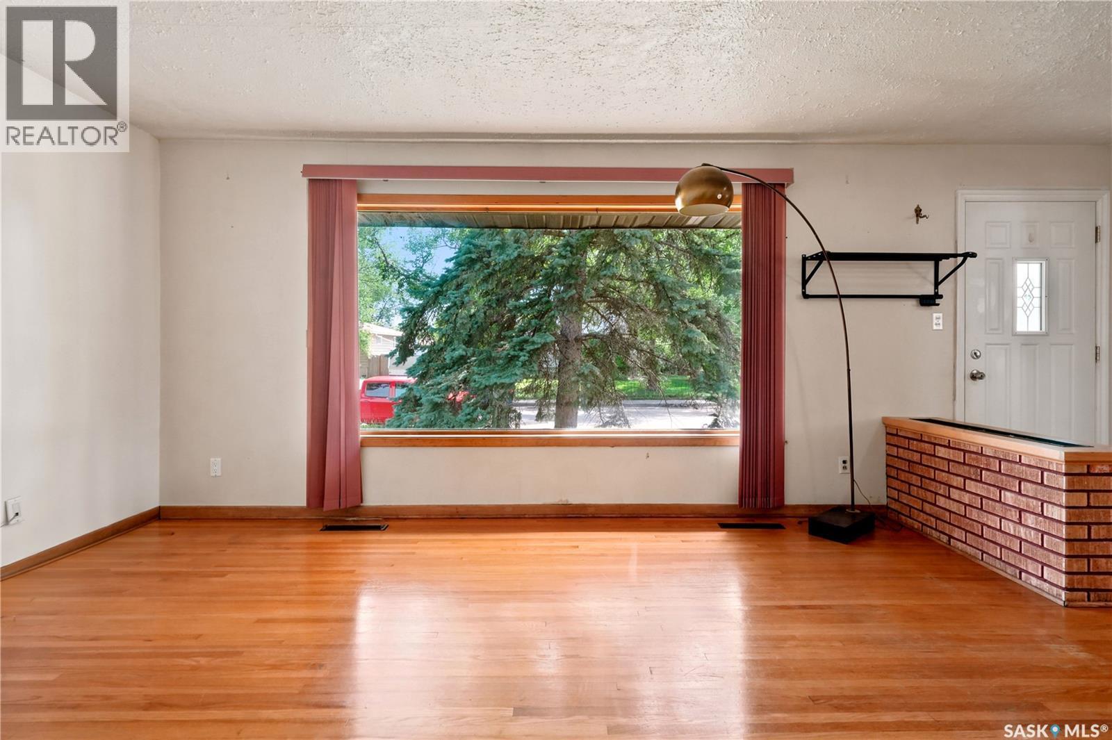 4240 8Th Avenue, Regina, SK - Indoor Photo Showing Other Room