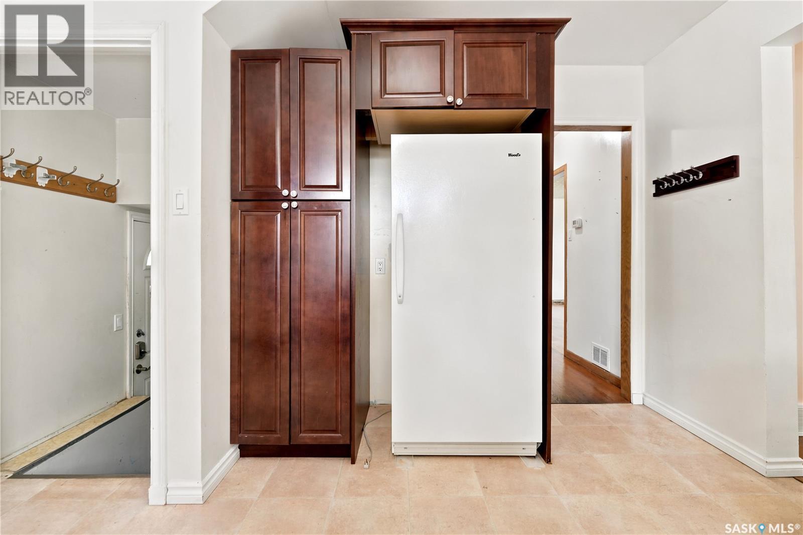 4240 8Th Avenue, Regina, SK - Indoor Photo Showing Other Room