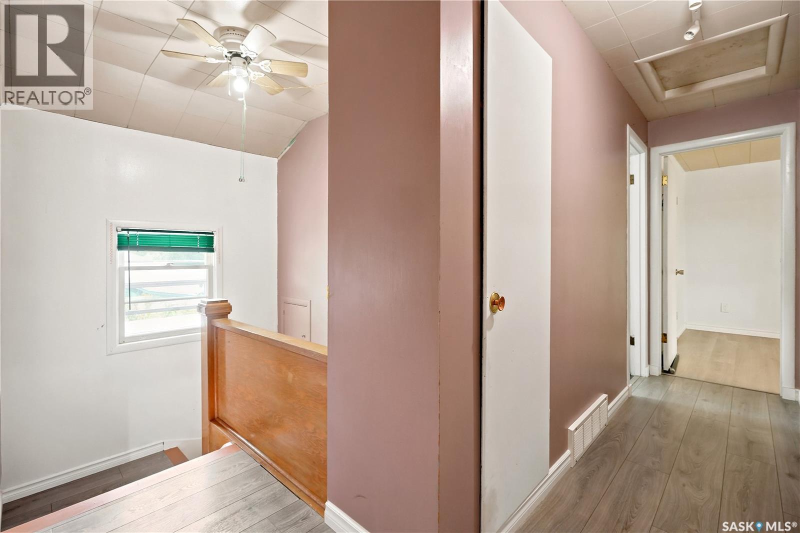 4240 8Th Avenue, Regina, SK - Indoor Photo Showing Other Room