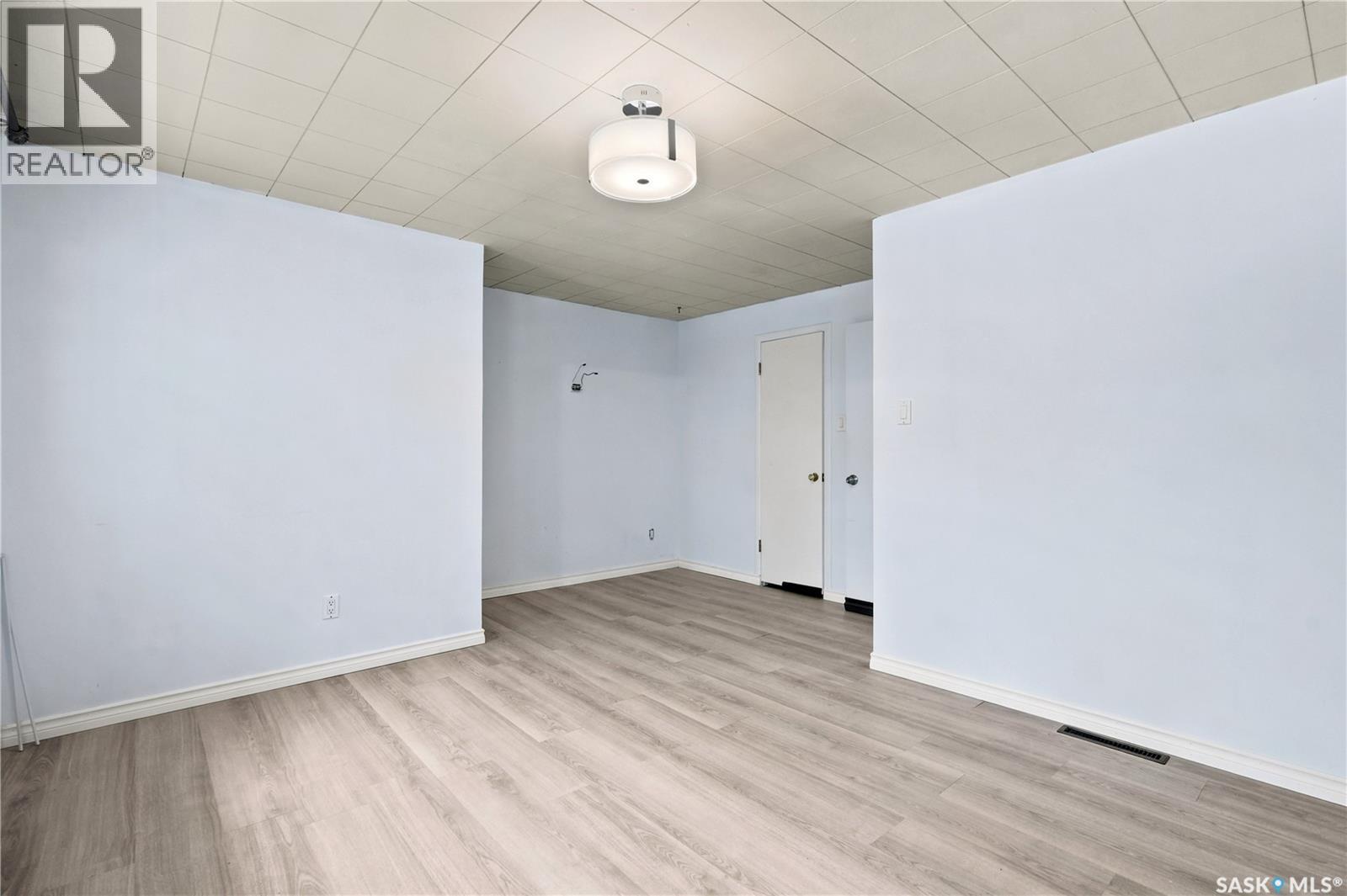 4240 8Th Avenue, Regina, SK - Indoor Photo Showing Other Room