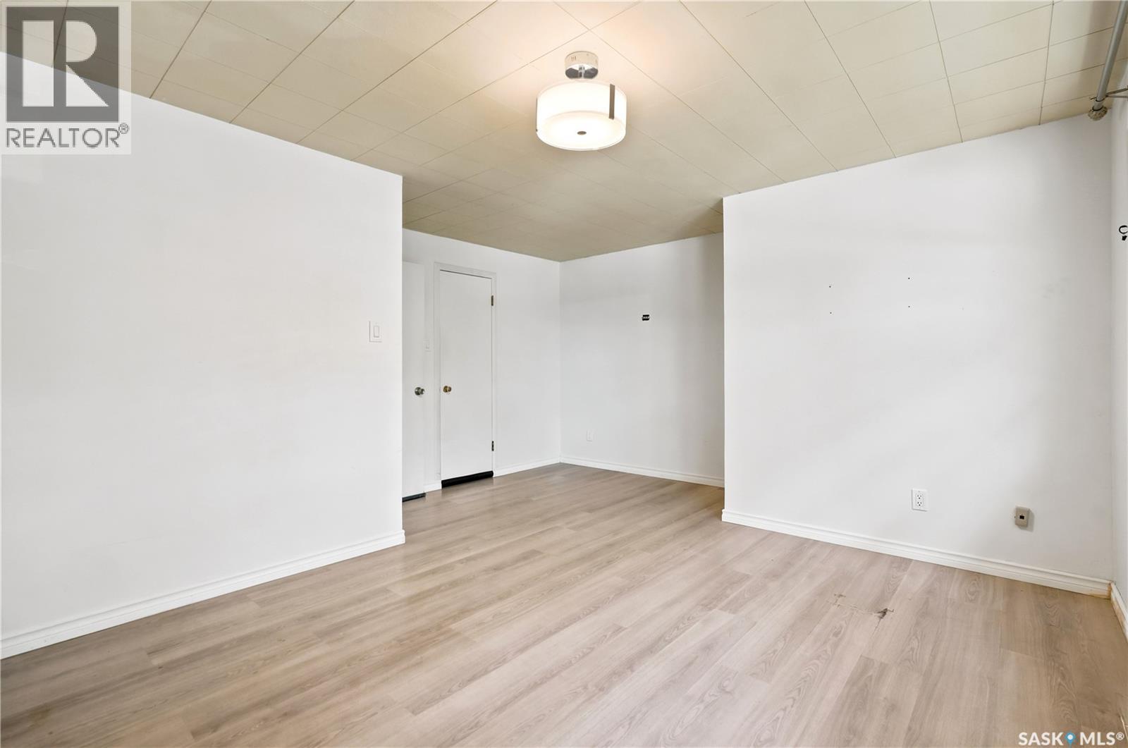 4240 8Th Avenue, Regina, SK - Indoor Photo Showing Other Room