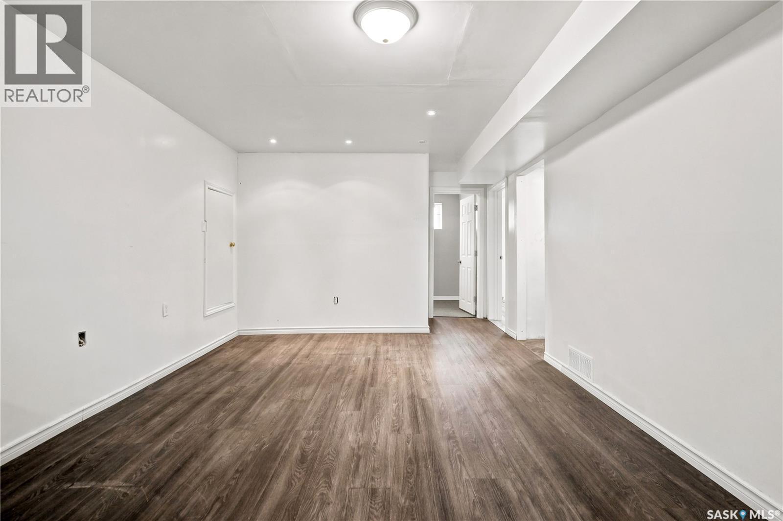 4240 8Th Avenue, Regina, SK - Indoor Photo Showing Other Room
