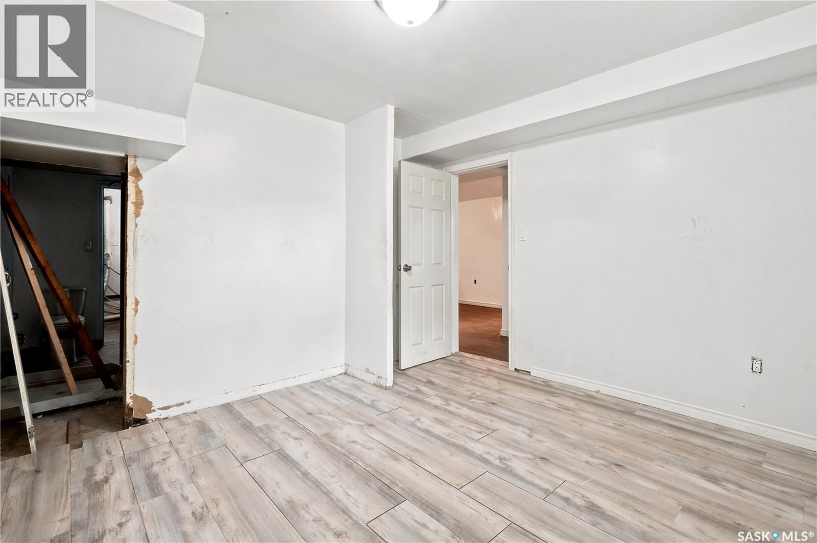 4240 8Th Avenue, Regina, SK - Indoor Photo Showing Other Room