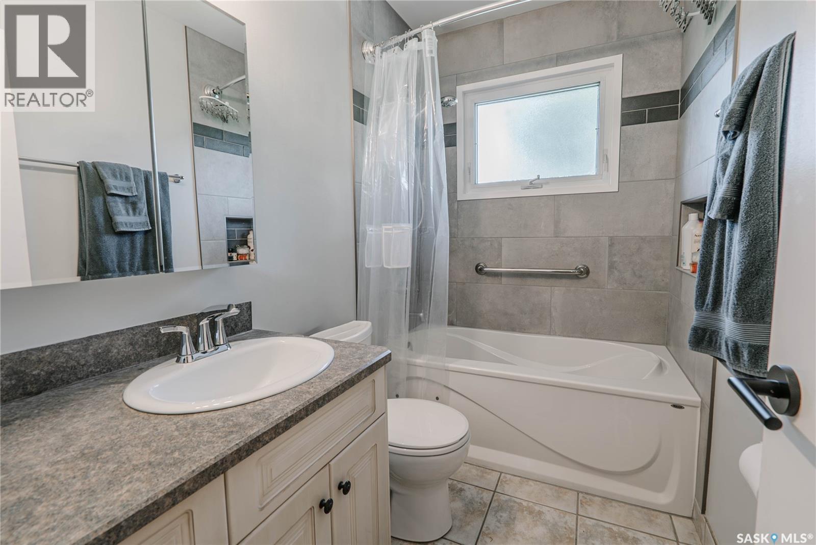 2704 Preston Avenue S, Saskatoon, SK
