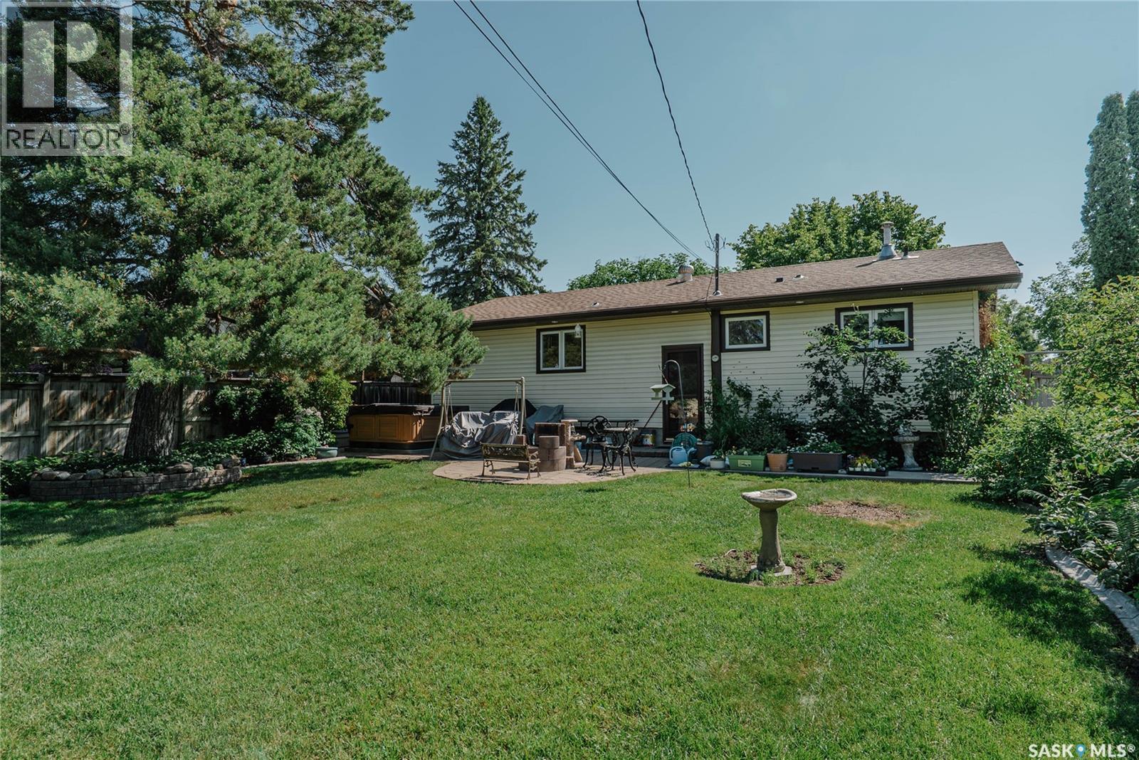 2704 Preston Avenue S, Saskatoon, SK