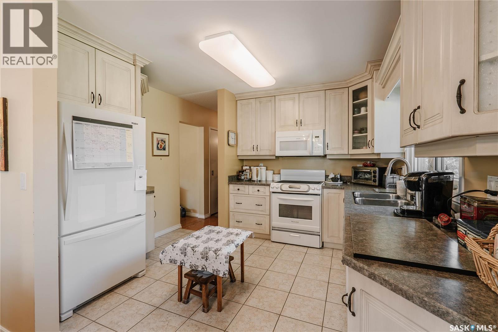 2704 Preston Avenue S, Saskatoon, SK