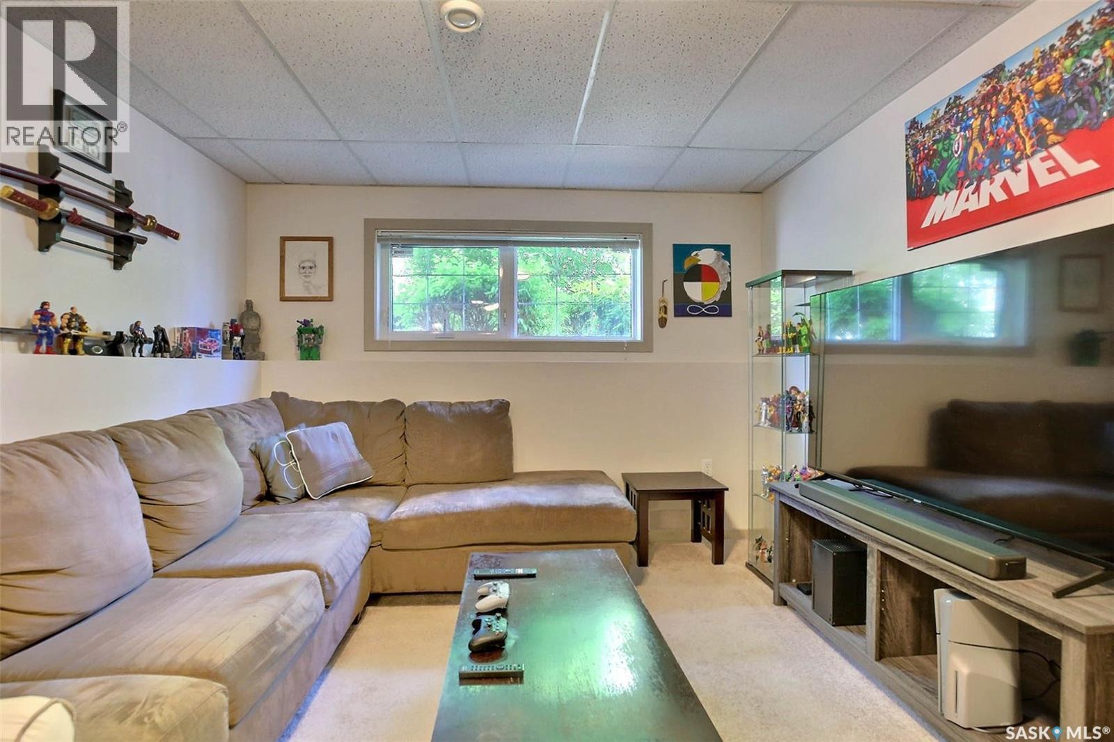 4962 Marigold Drive, Regina, SK - Indoor Photo Showing Living Room