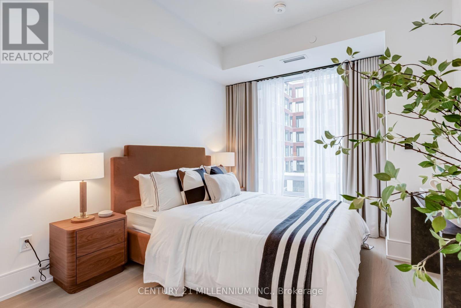 305 - 259 The Kingsway, Toronto, ON