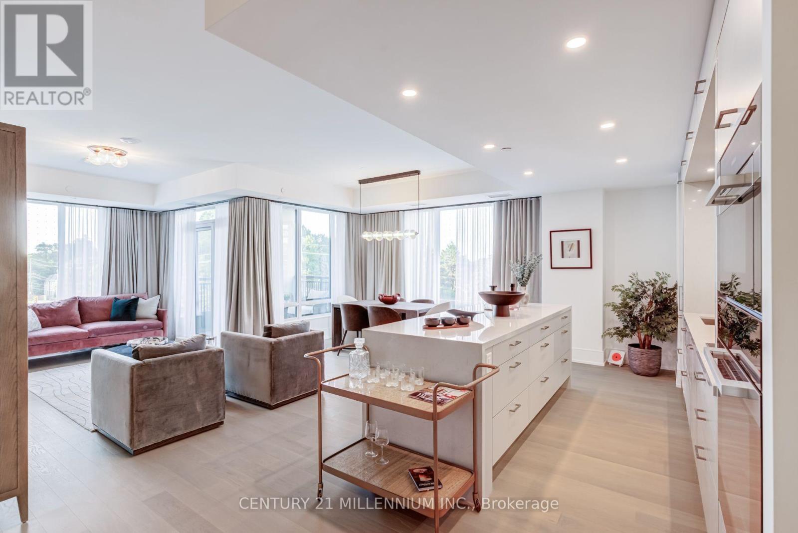 305 - 259 The Kingsway, Toronto, ON