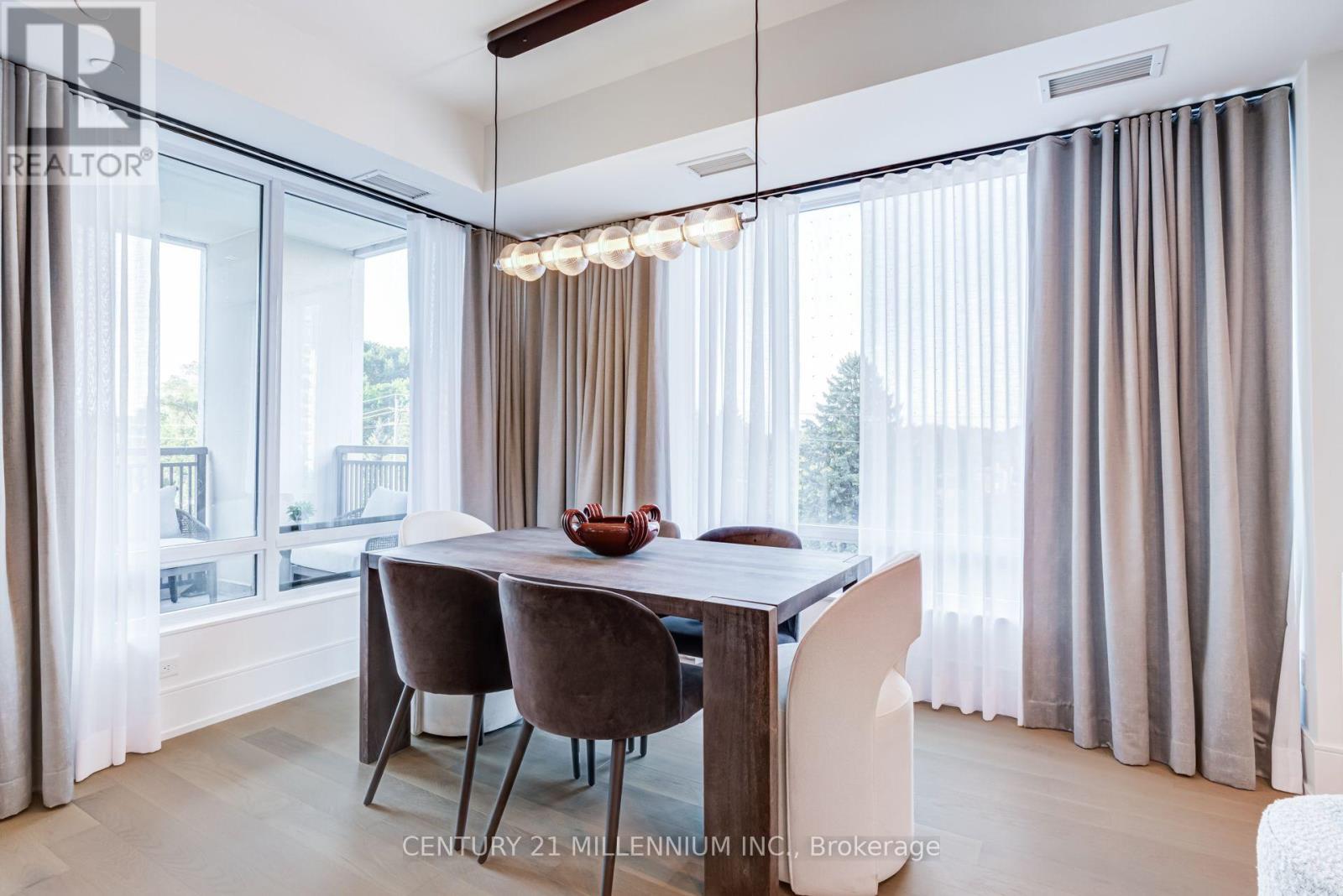 305 - 259 The Kingsway, Toronto, ON