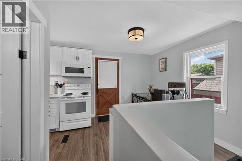 220 Paling Avenue, Hamilton, ON - Indoor Photo Showing Kitchen