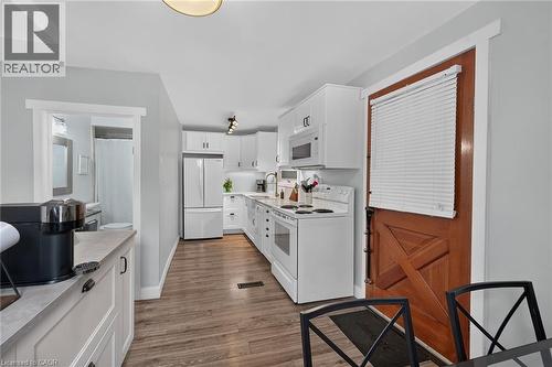 220 Paling Avenue, Hamilton, ON - Indoor Photo Showing Kitchen