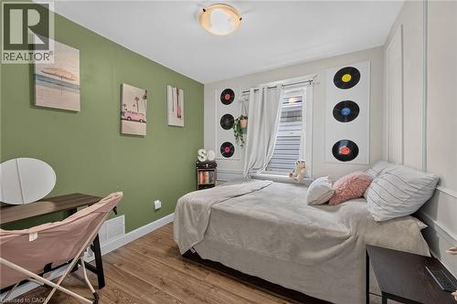 220 Paling Avenue, Hamilton, ON - Indoor Photo Showing Bedroom
