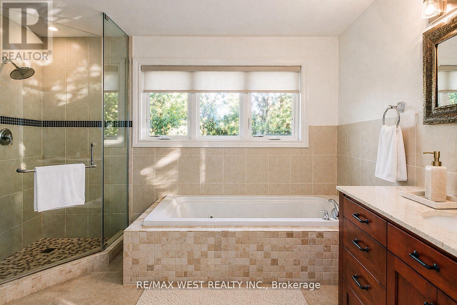 26 Hostein Drive, Hamilton, ON