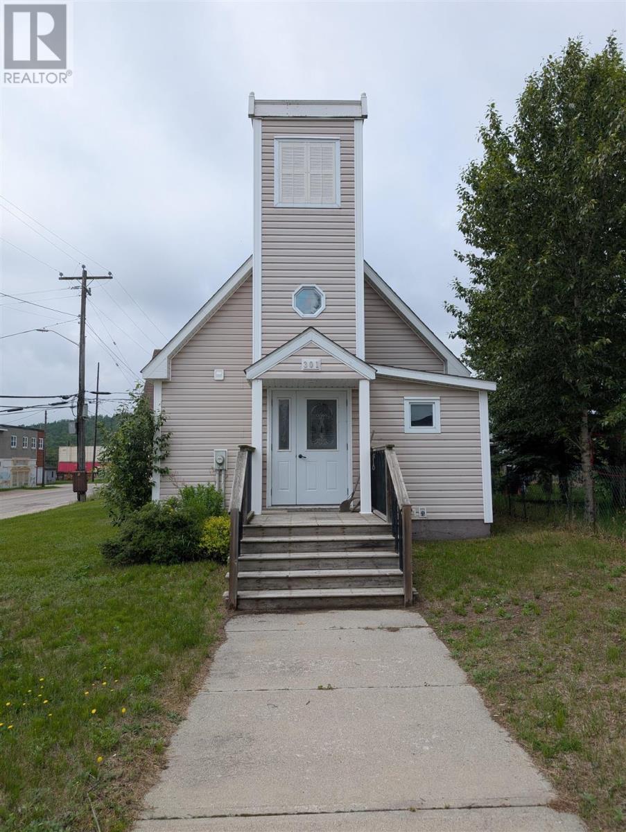 301 Superior St, White River, ON