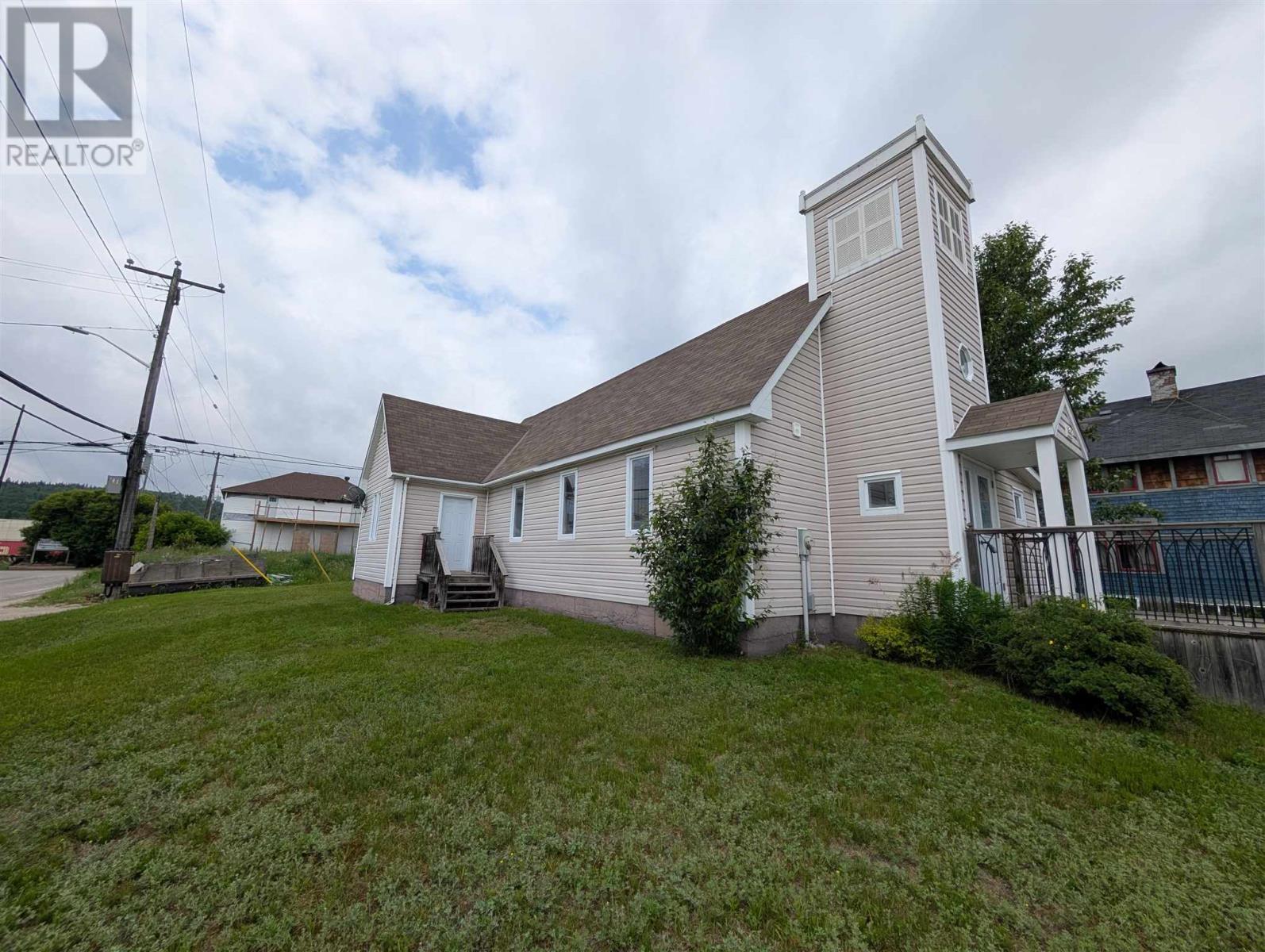 301 Superior St, White River, ON