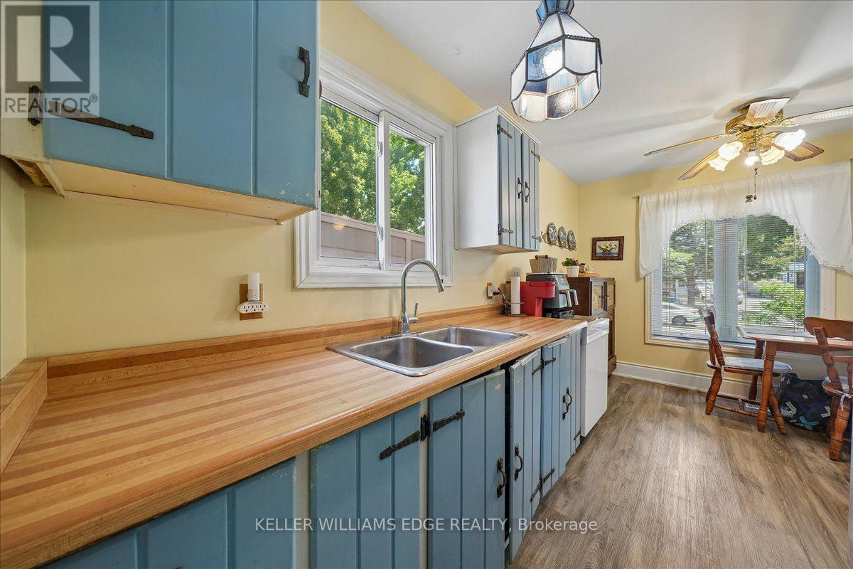 2320 Middlesmoor Crescent, Burlington, ON