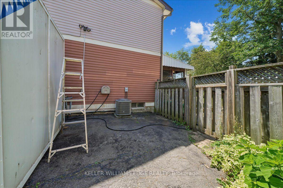 2320 Middlesmoor Crescent, Burlington, ON