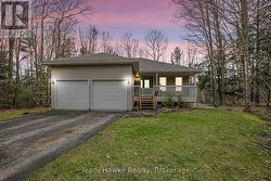 22 LAURIER BOULEVARD Tiny, ON L9M 0J2