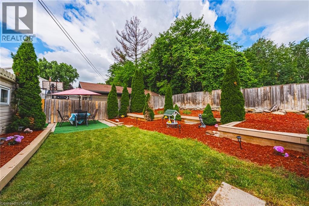2345 Gibbon Street, Burlington, ON - Outdoor With Backyard