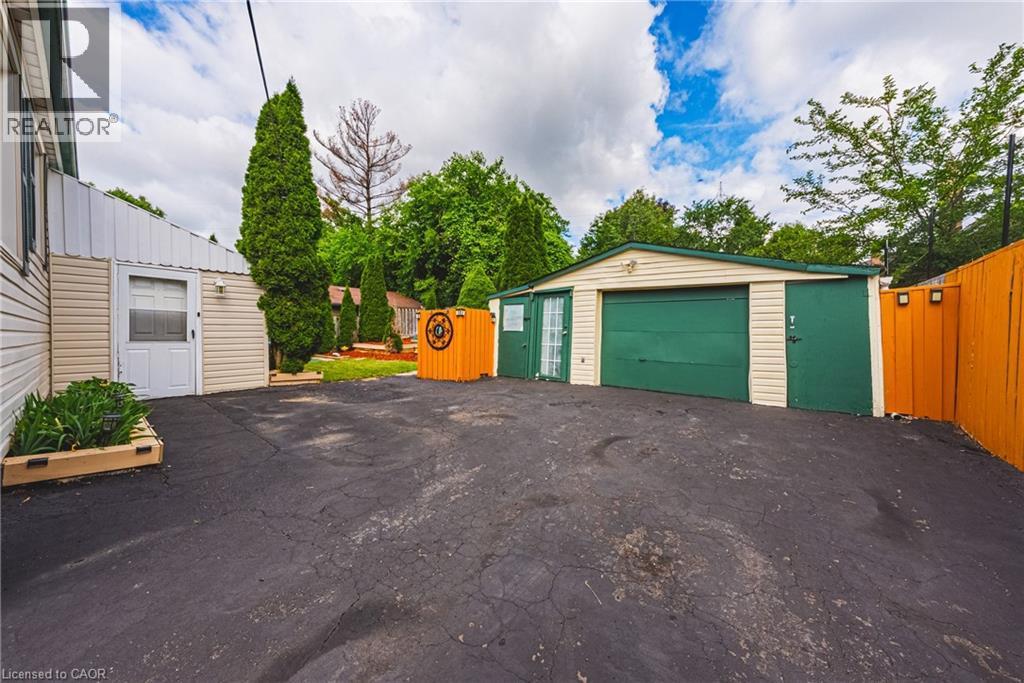 2345 Gibbon Street, Burlington, ON - Outdoor