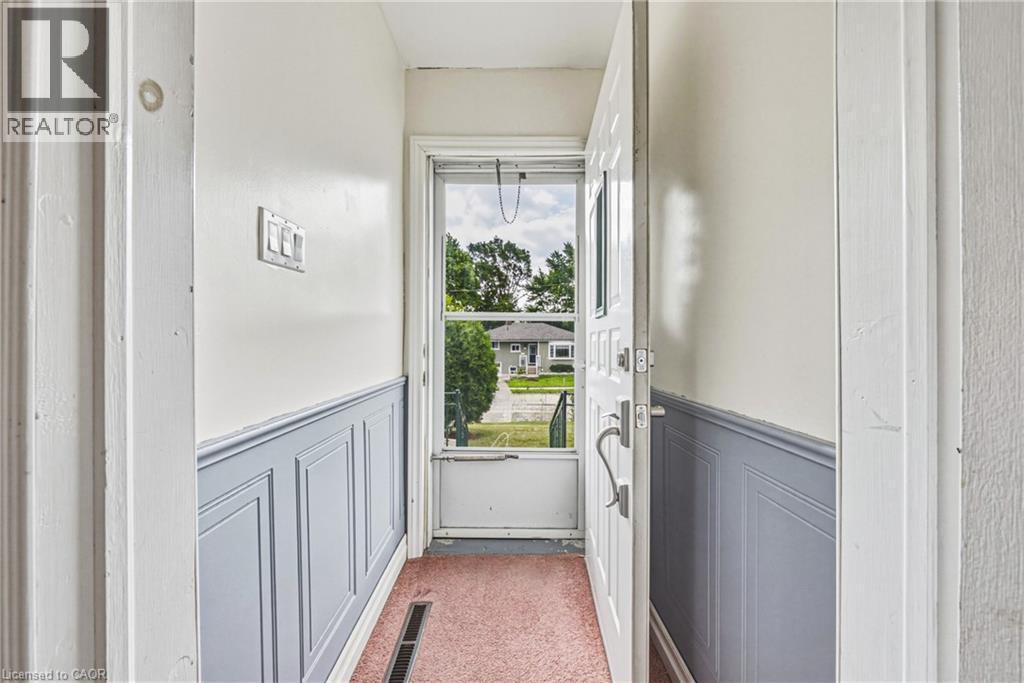 2345 Gibbon Street, Burlington, ON - Indoor Photo Showing Other Room