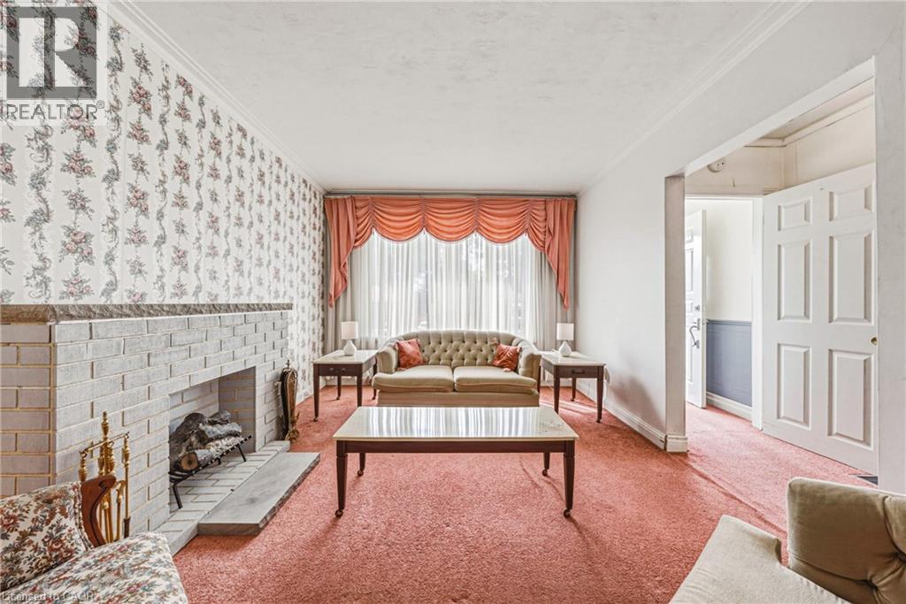 2345 Gibbon Street, Burlington, ON - Indoor Photo Showing Living Room With Fireplace