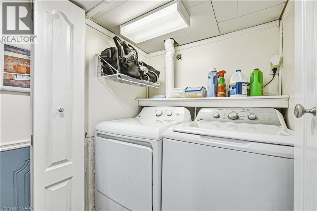 2345 Gibbon Street, Burlington, ON - Indoor Photo Showing Laundry Room