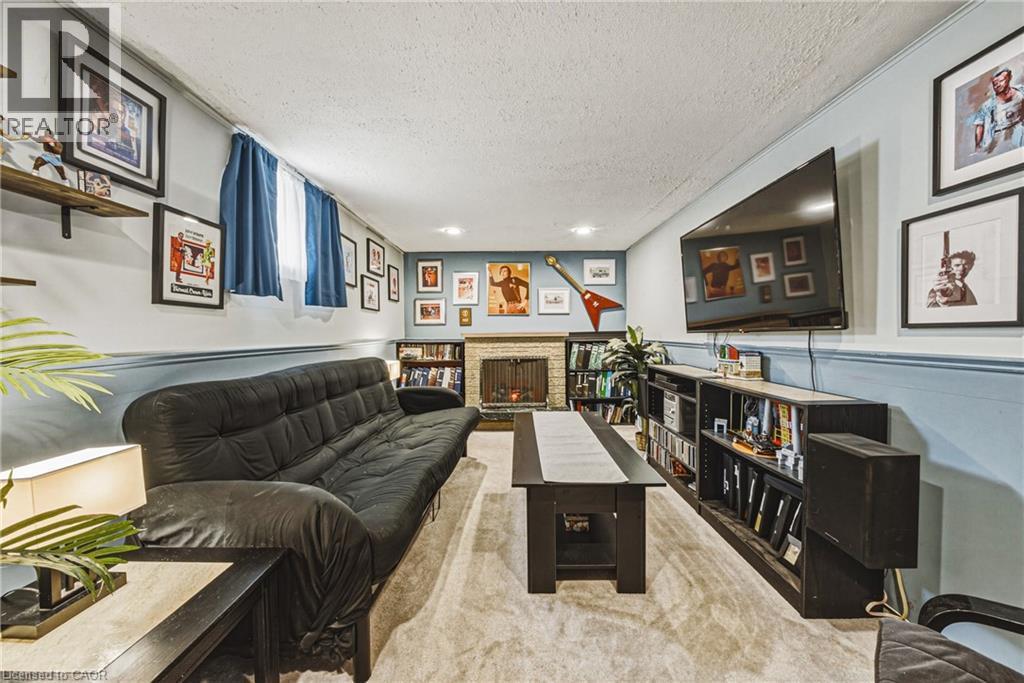 2345 Gibbon Street, Burlington, ON - Indoor