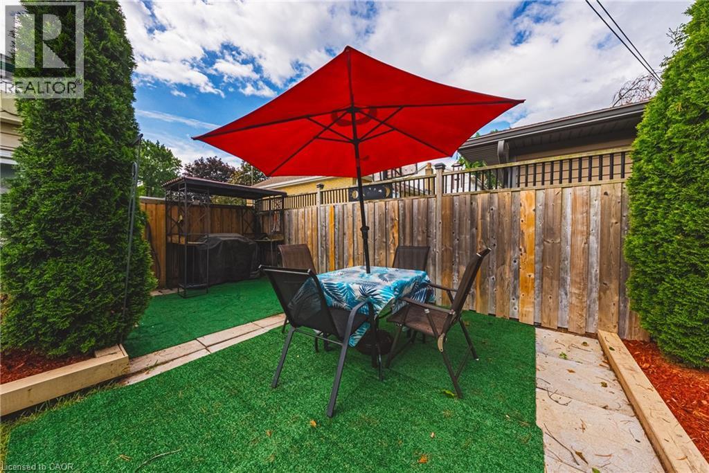 2345 Gibbon Street, Burlington, ON - Outdoor With Deck Patio Veranda