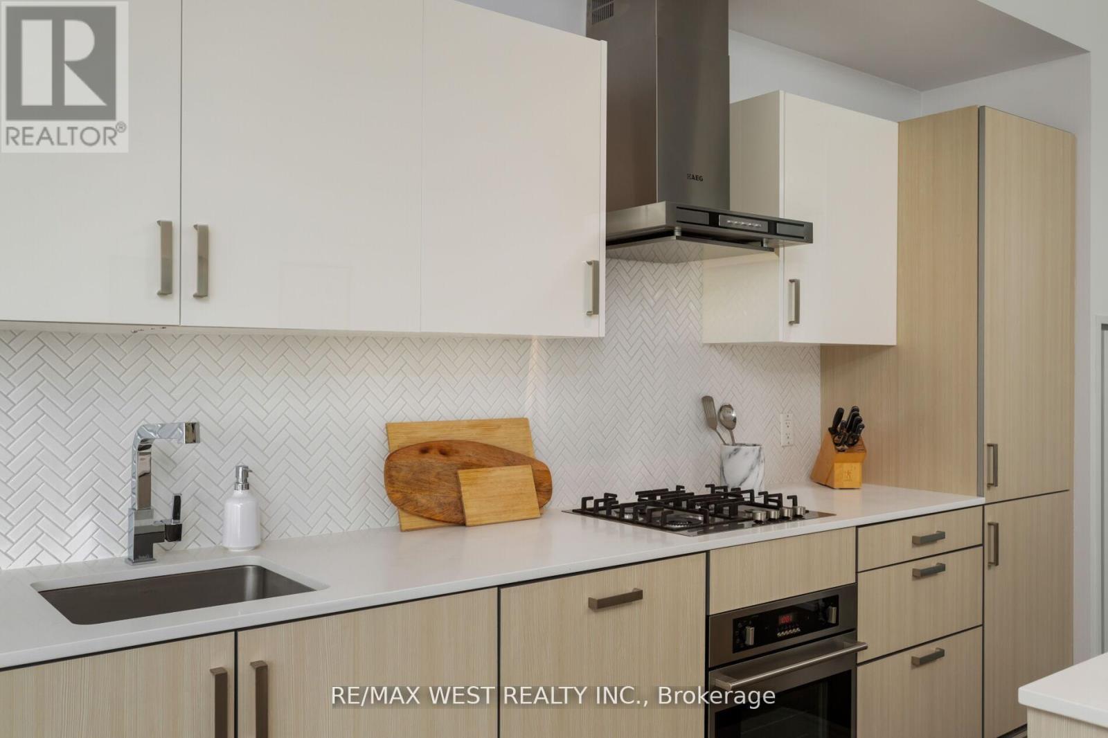 603 - 36 Howard Park Avenue, Toronto, ON