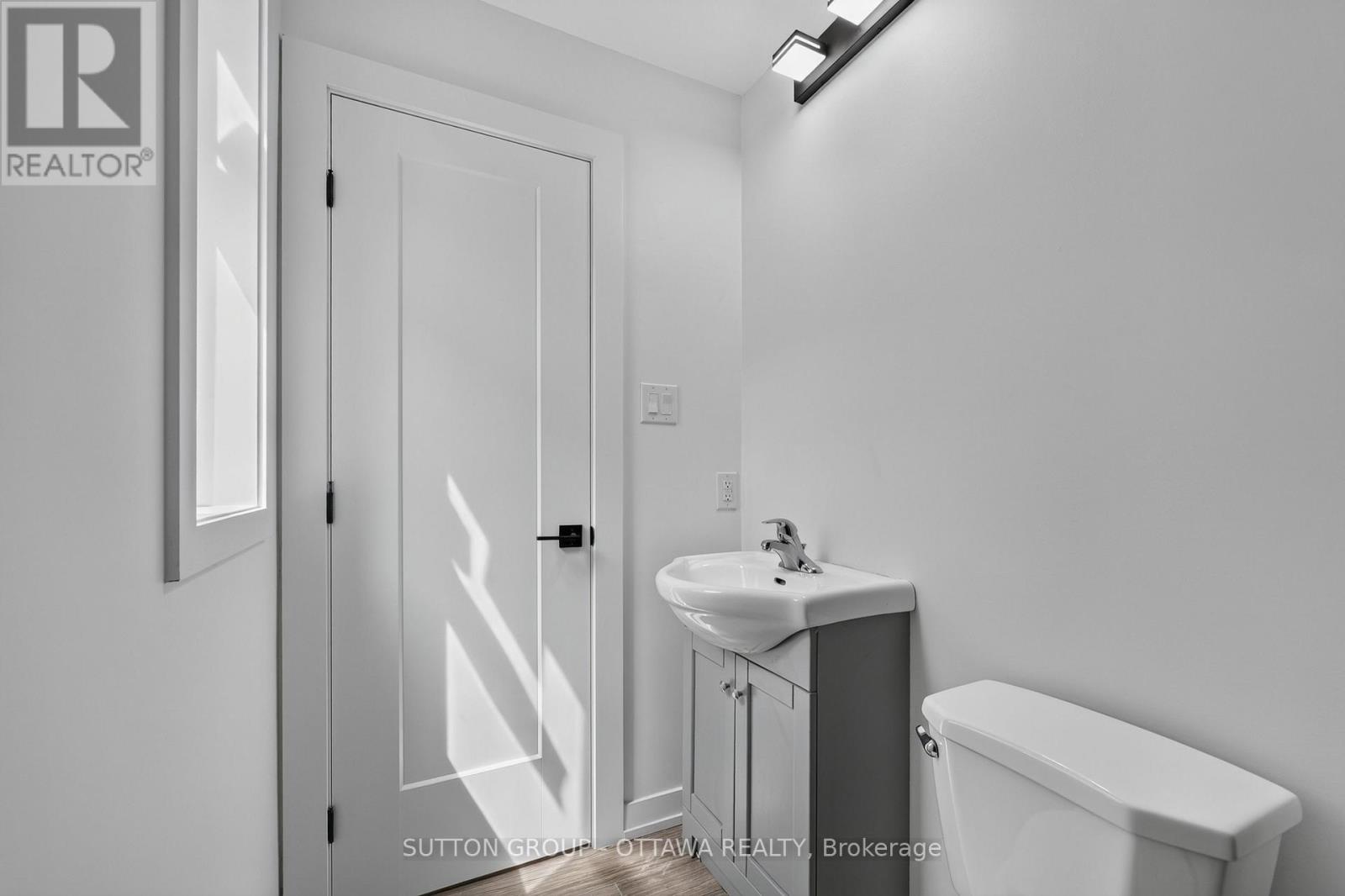 944 Woodroffe Avenue, Ottawa, ON