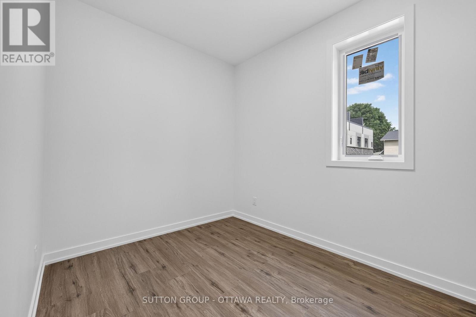 944 Woodroffe Avenue, Ottawa, ON