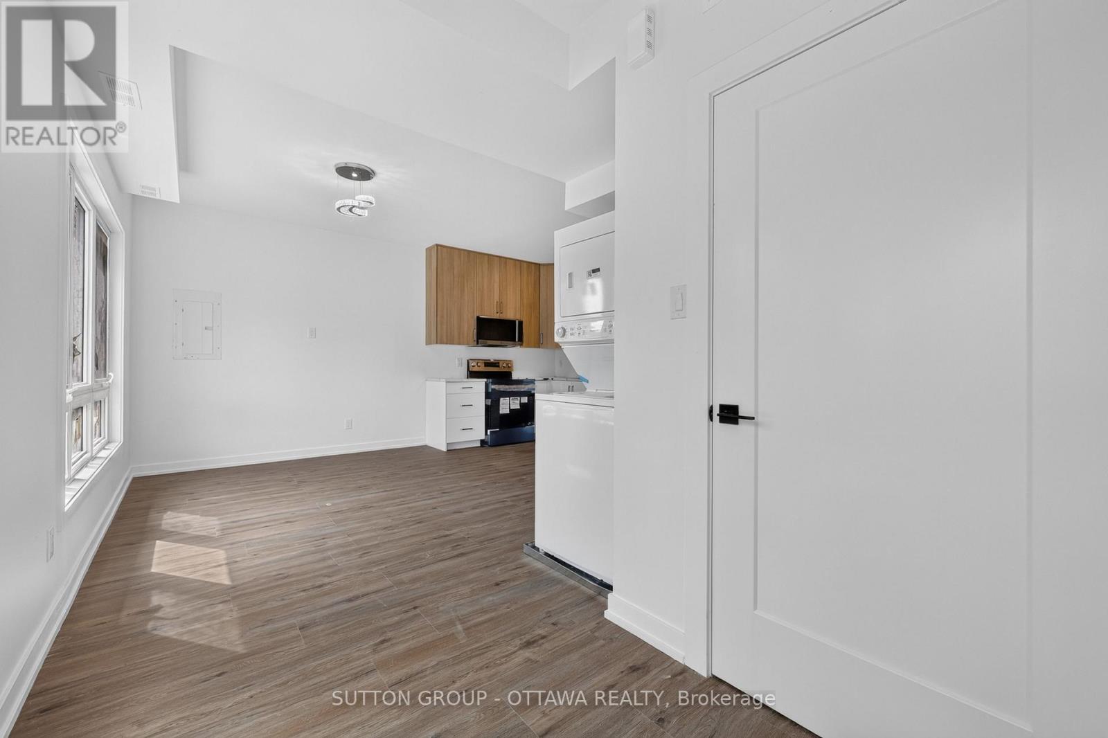 944 Woodroffe Avenue, Ottawa, ON