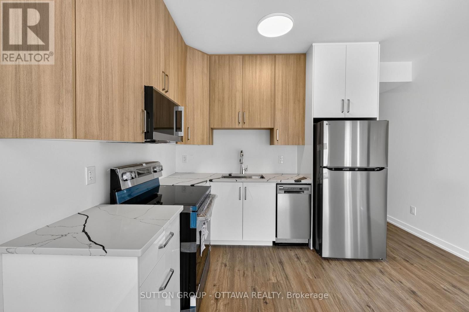 944 Woodroffe Avenue, Ottawa, ON