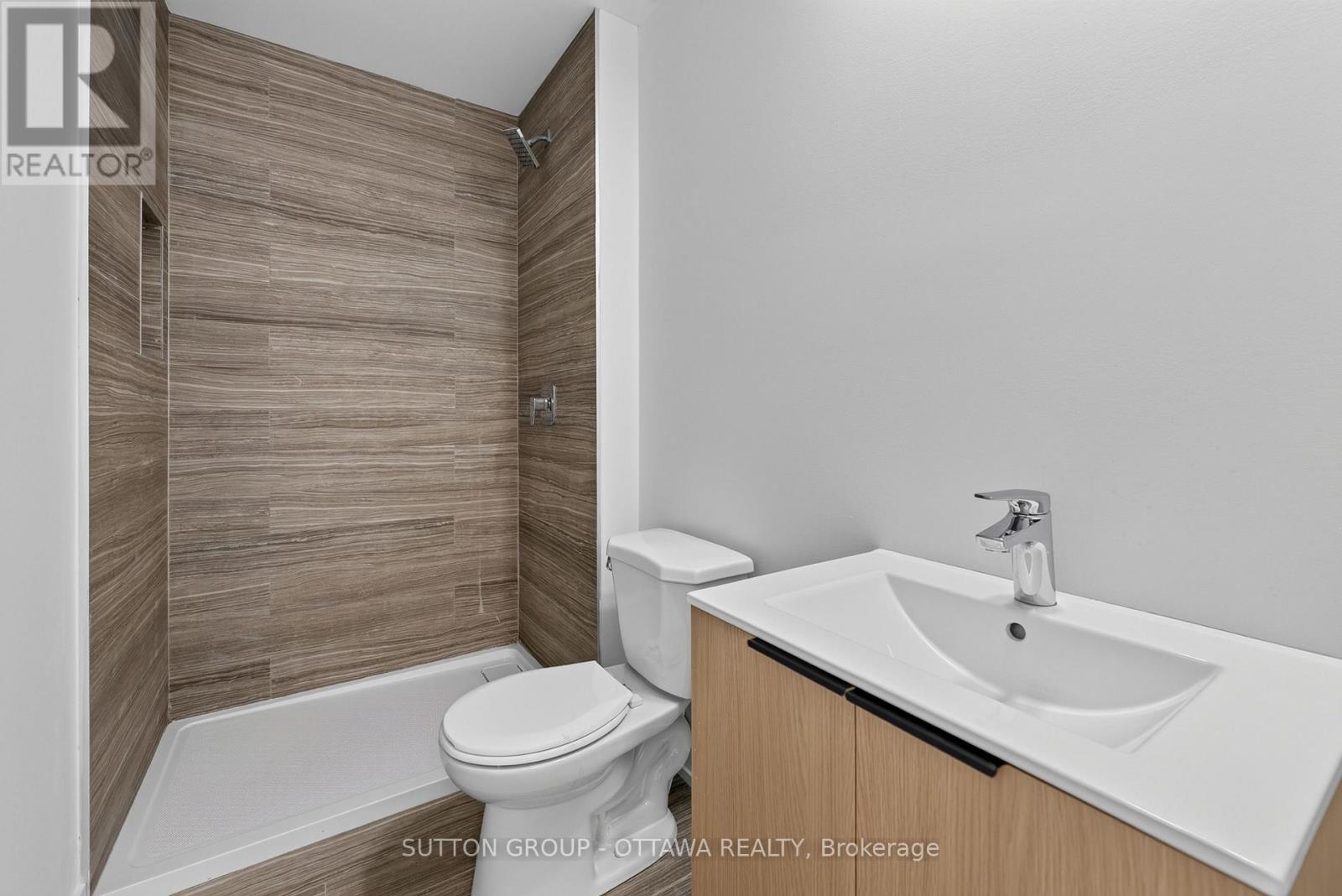 944 Woodroffe Avenue, Ottawa, ON