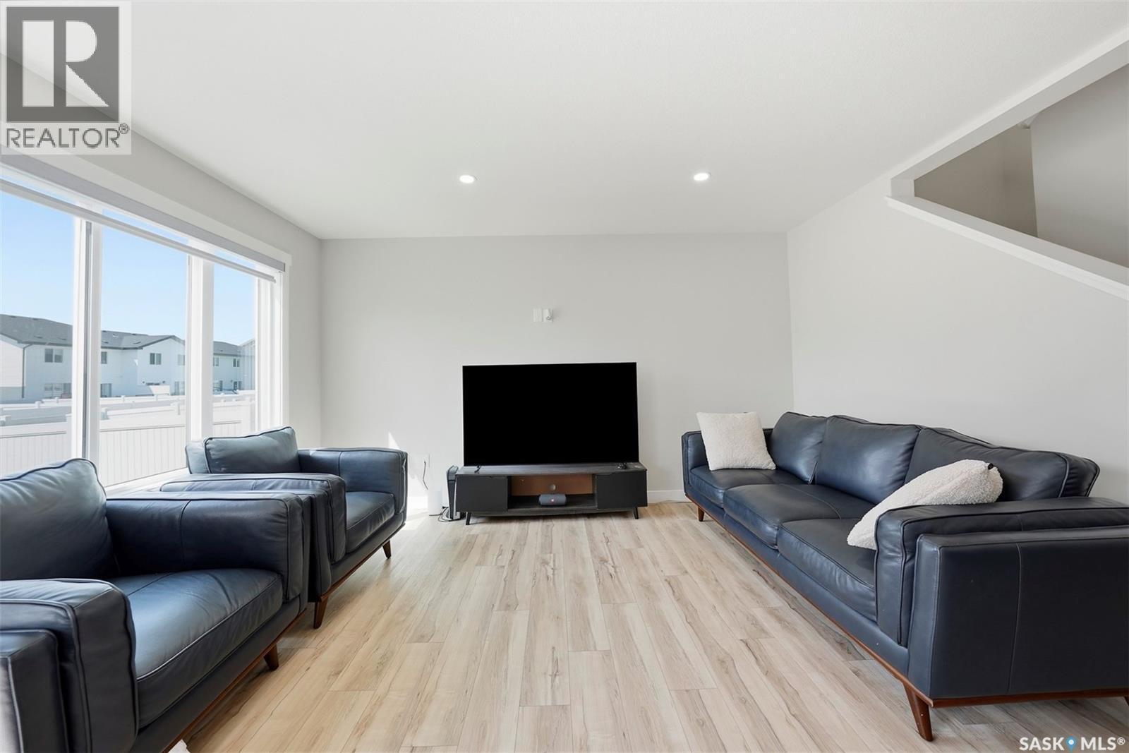 210 Schmeiser Bend, Saskatoon, SK