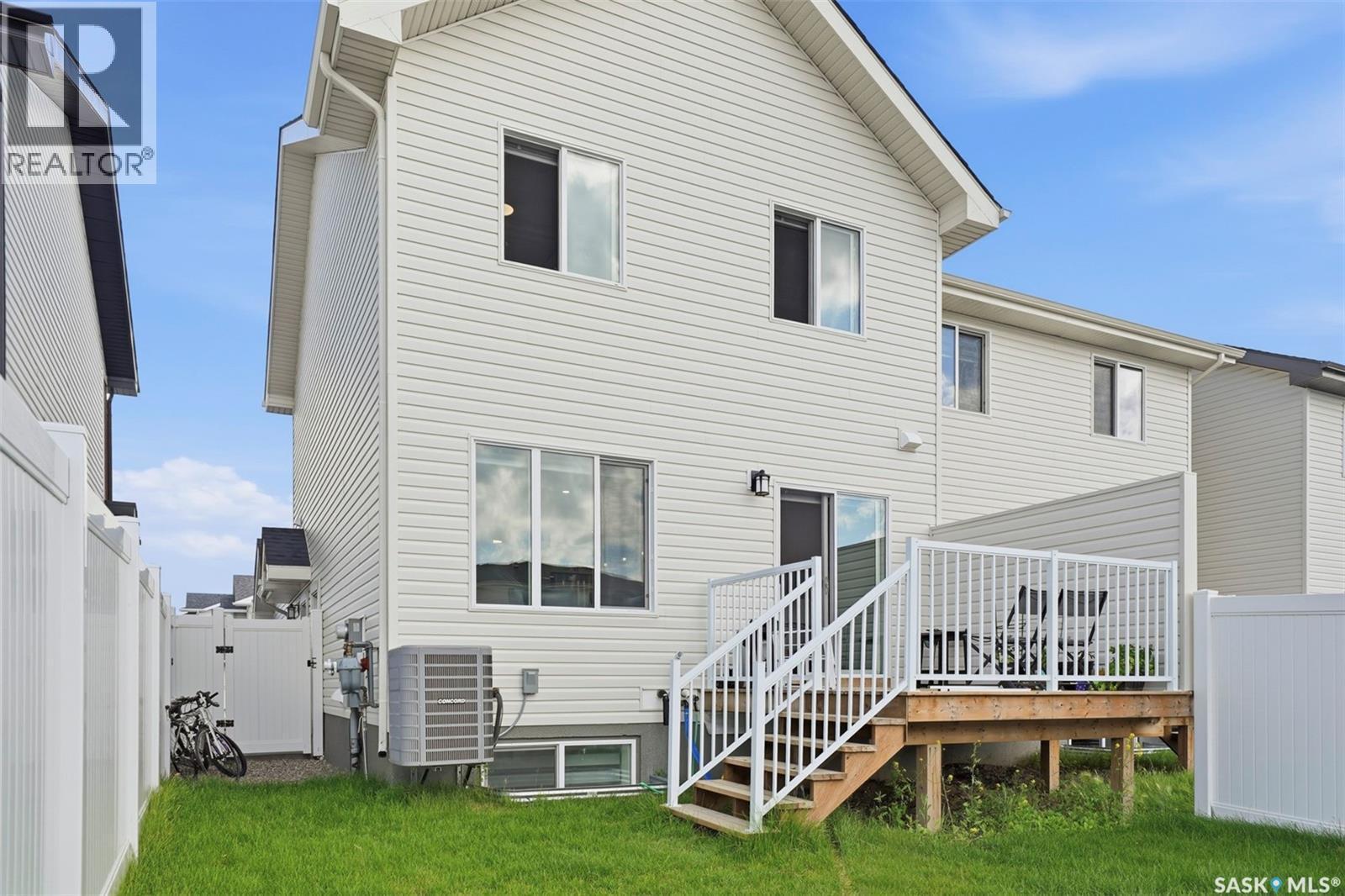 210 Schmeiser Bend, Saskatoon, SK